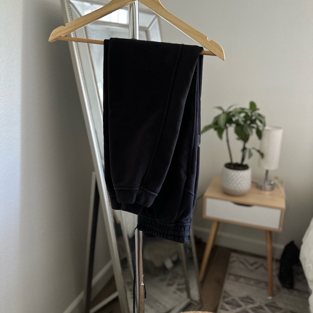 Lululemon Athletica Loungeful High-Rise Joggers - Picture 4 of 7